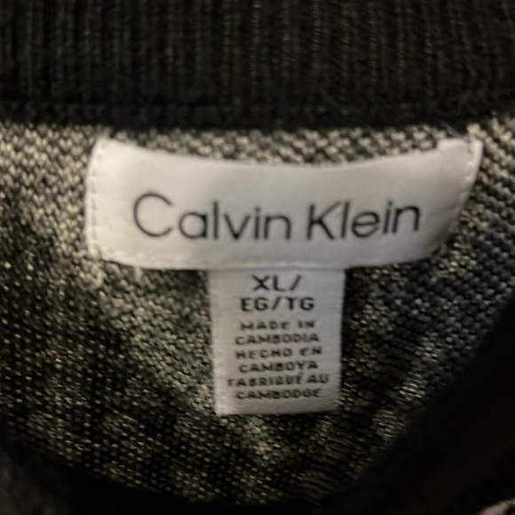 Calvin Klein Sweater - Picture 3 of 3